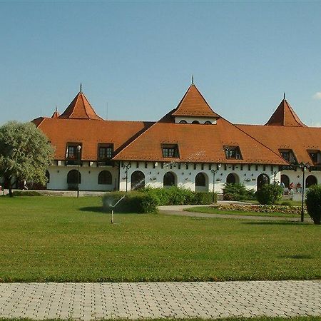 Hortobagy Club Hotel 外观 照片