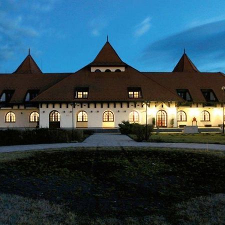Hortobagy Club Hotel 外观 照片