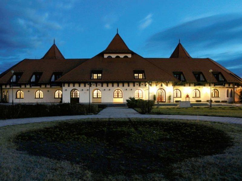 Hortobagy Club Hotel 外观 照片
